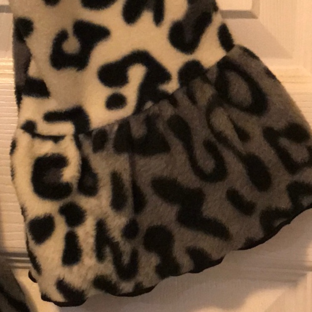 Snow leopard jacket NWOT Bow Ruffles Peplum - Picture 6 of 8